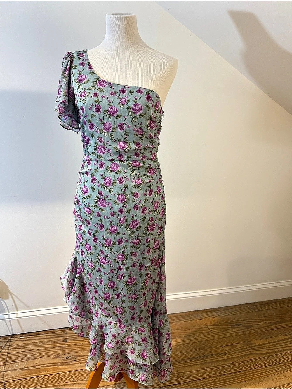 ASTR the Label Imelda Floral One-Shoulder Dress Midi Dress Green & Pink